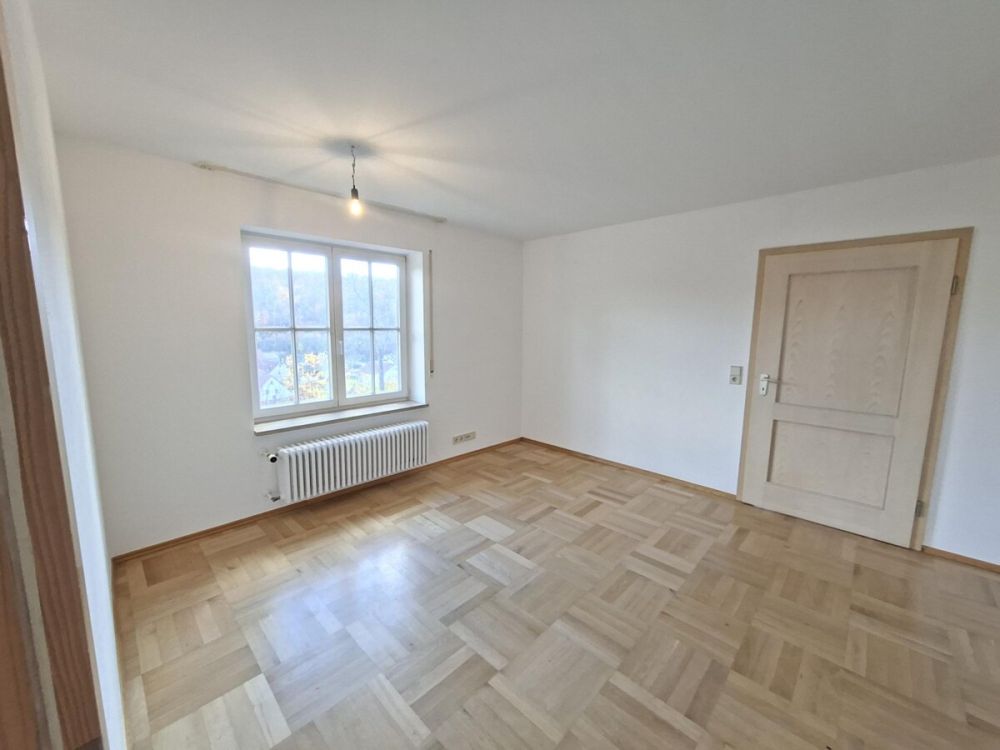 Großzügige Pfarrhauswohnung auf 2 Ebenen in Hürben!