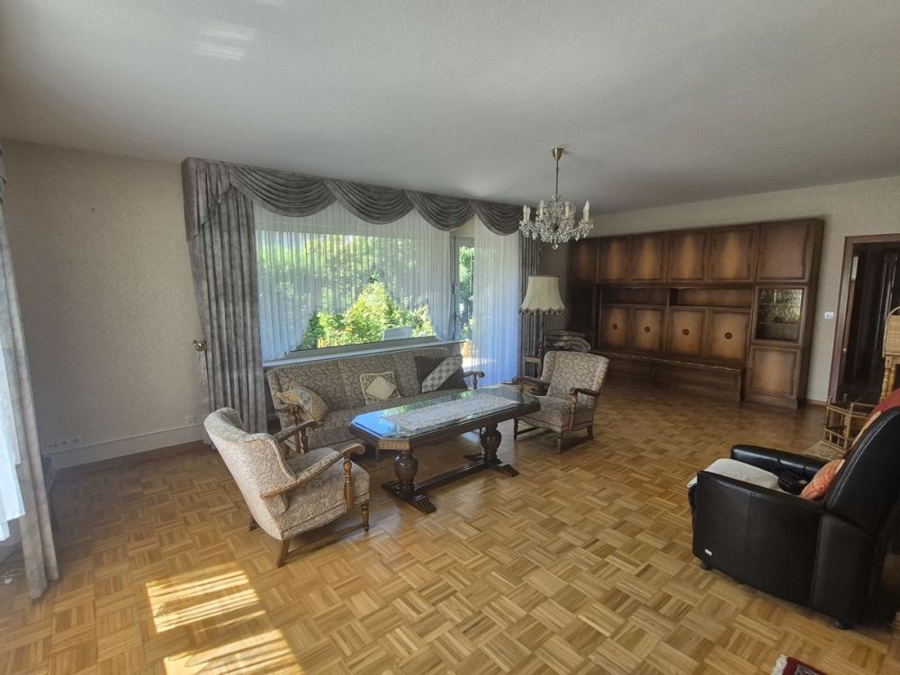 Großzügiges Einfamilienhaus in Toplage  – 1.219 m² Grundstück & viel Platz für Ihre Wohnträume