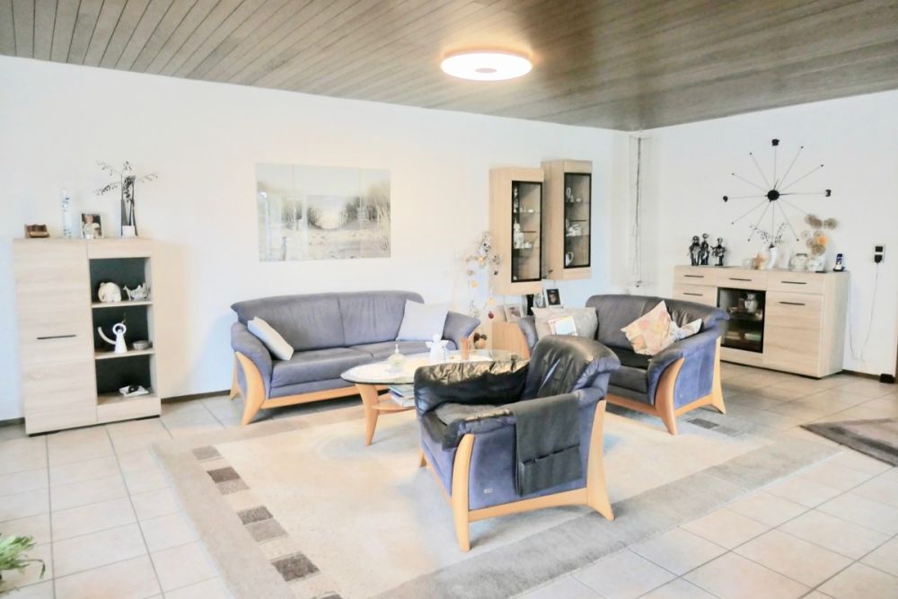 Charmantes Einfamilienhaus mit großem Garten
in ruhiger Lage von Babenhausen
- mit neuer Luftwärmepumpe -