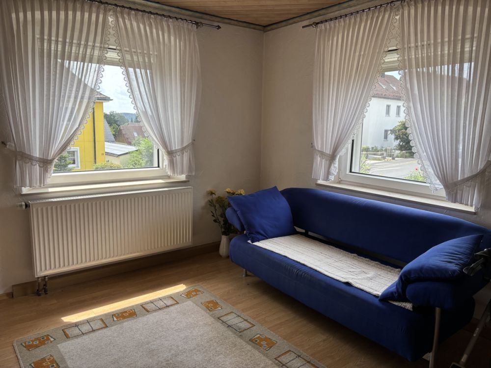 Doppelhaushälfte, mit zwei Wohneinheiten in Konnersreuth zu verkaufen