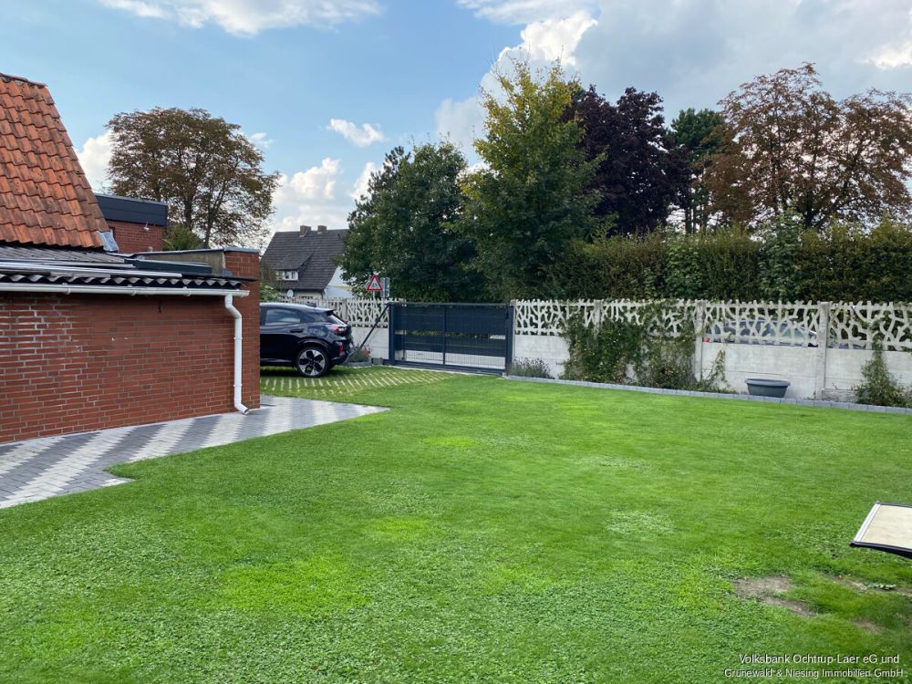 Doppelhaushälfte komplett sarniert!