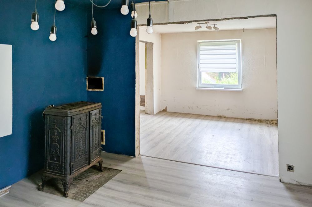 Selbermacher aufgepasst: Haus mit großem, naturnahen Grundstück und vielen Nutzungs-Möglichkeiten!