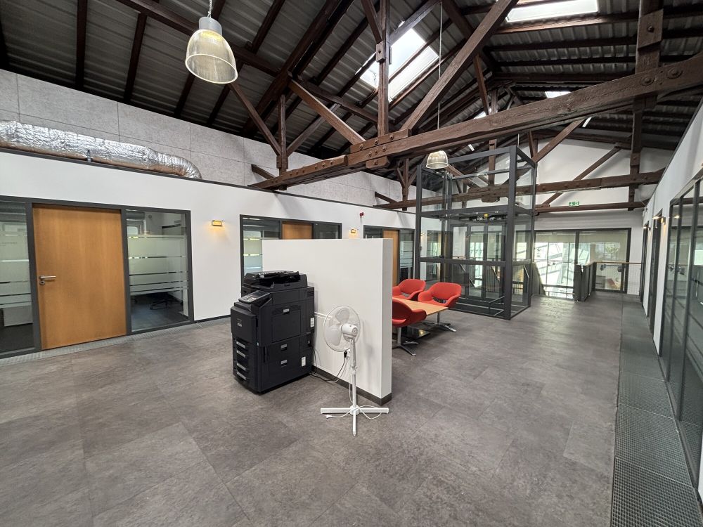 *EINZIGARTIG & MODERN*
geräumige Mietgewerbefläche direkt am Bahnhof von Rheine! (5)