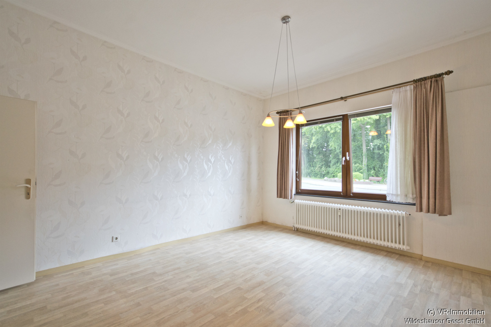 Einfamilienhaus mit Einliegerwohnung in zentraler Lage