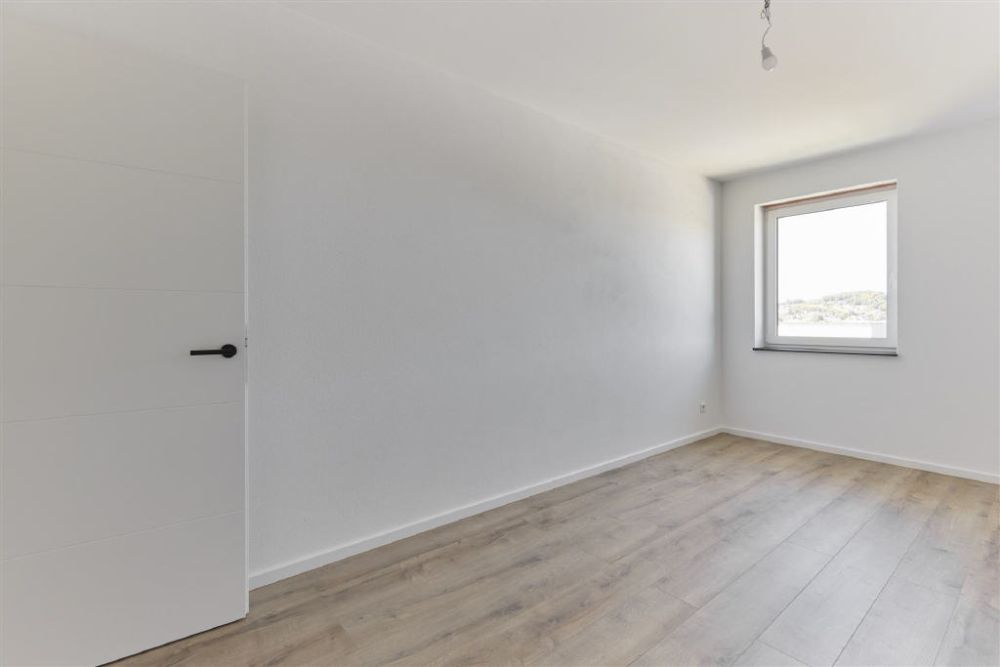 / Exklusive Doppelhaushälfte-
nur noch die rechte Seite verfügbar!