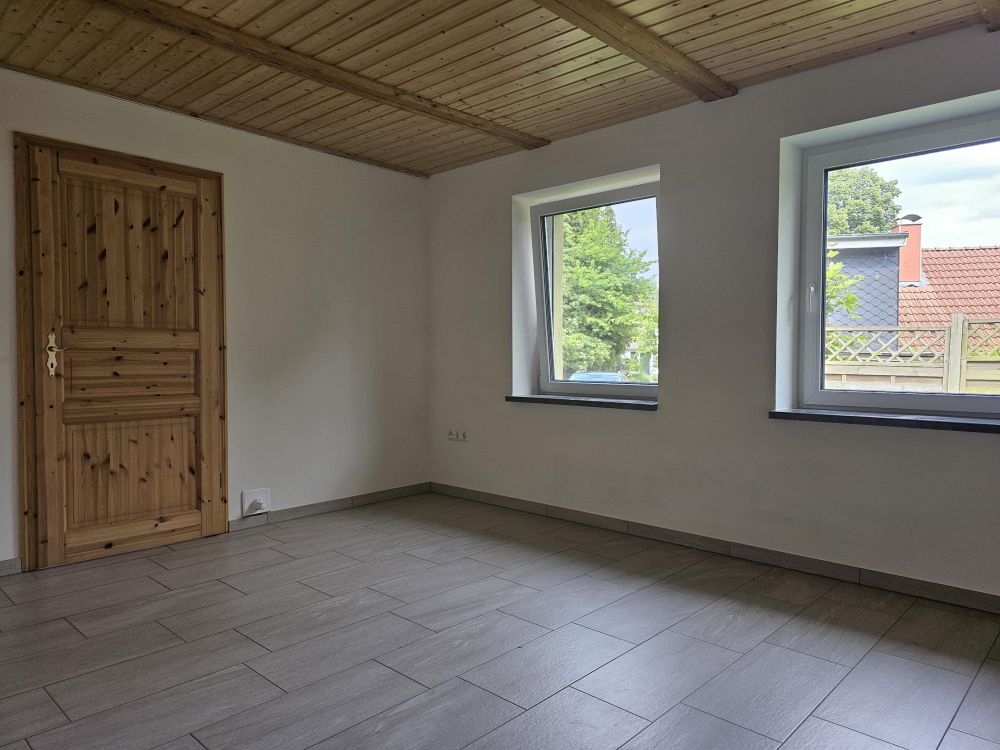 Wohnen und vermieten: Energetisch saniertes Haus mit 2 separaten Wohneinheiten