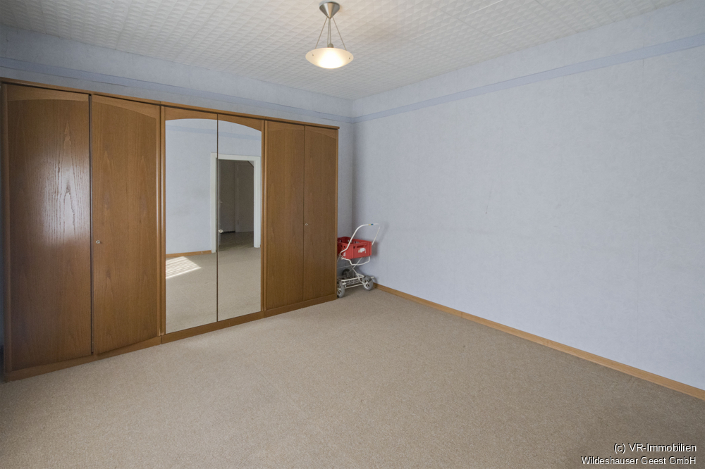 Geräumiges Einfamilienhaus mit Garten in Kirchhatten