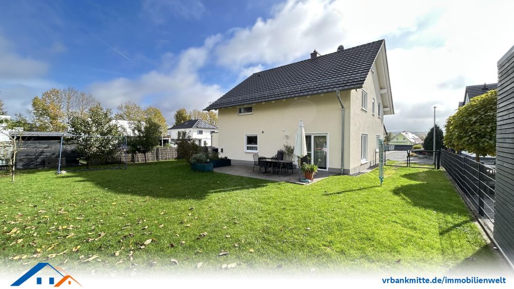 Neuwertiges Einfamilienhaus mit einladender Veranda erwartet Sie als neuen Besitzer!