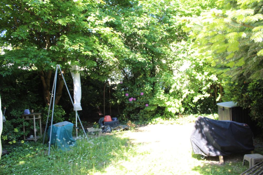 Hofheim-Toplage
Wunderbare Doppelhaushälfte mit Einliegerwohnung