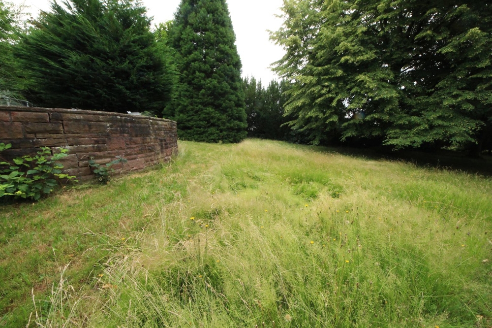 Baugrundstück ohne Bebauungspflicht... (5)