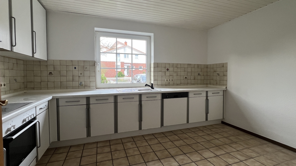 Doppelhaushälfte mit Terrasse, kleinem Garten und Garage
in ruhige, zentraler Wohnlage in Bad Zw'ahn