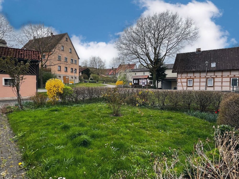 Großzügiges Wohnen in ländlichem Umfeld mit genügend Platz für die ganze Familie und deren Hobbys! (5)