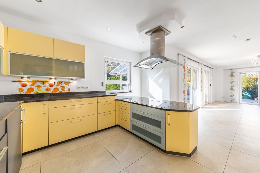 Zweifamilienhaus der Extraklasse - Hier lässt es sich gut leben und arbeiten