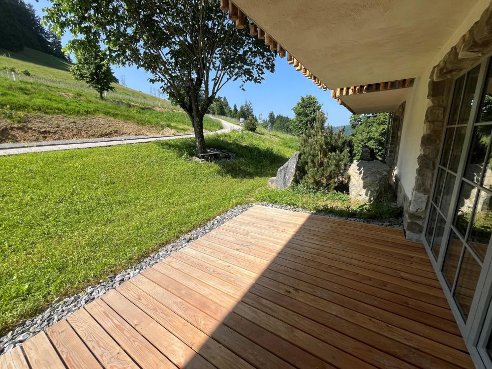 Terrasse mit Blick ins Grüne