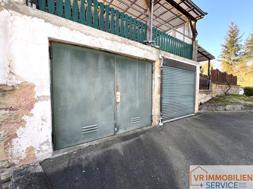 Doppelhaushälfte mit zwei Wohneinheiten und großem Potenzial in 98617 Meiningen-Walldorf