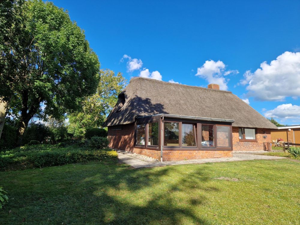 Charmantes Reetdachhaus sucht neue Bewohner für ein liebevolles Zuhause