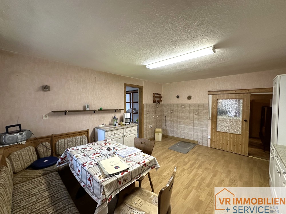 Gemütliche Doppelhaushälfte mit Scheune und Garten in 98617 Stepfershausen!