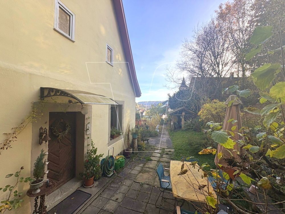 Historische Wohnperle mit Kamin, Terrasse und traumhafter Aussicht - vermietet