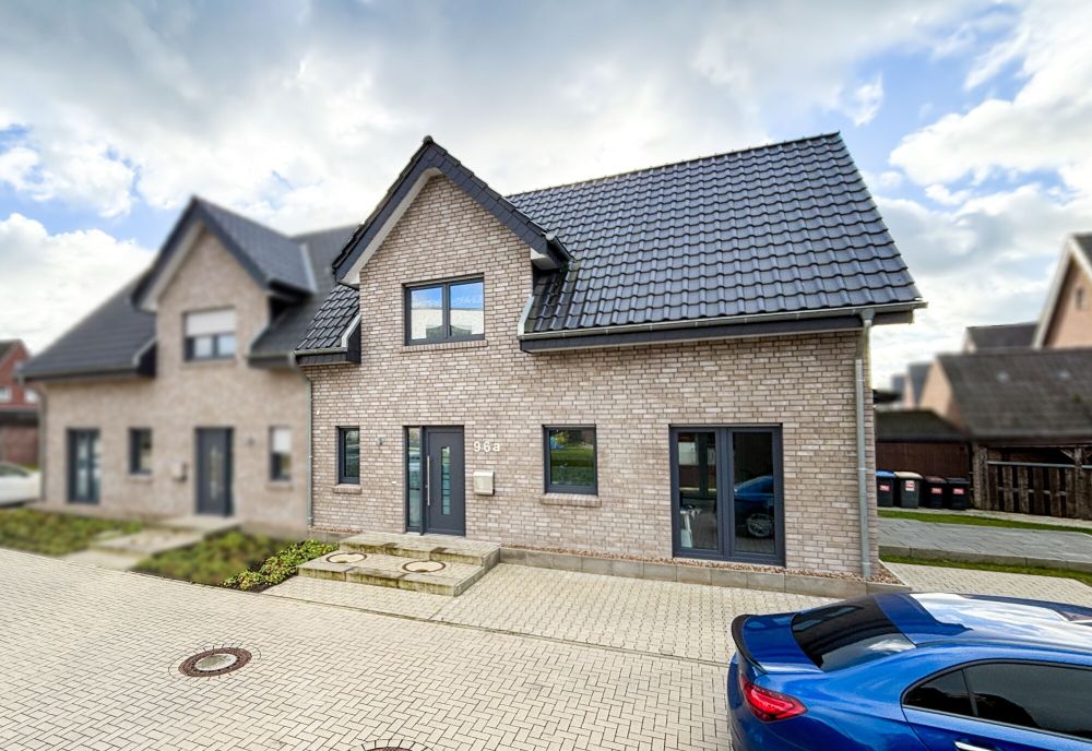 Optimal konzipiert! - Vermietete Neubau-Doppelhaushälfte im Ortskern von Bevergern!