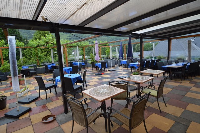 ### R E S E R V I E R T ### Traditionsgeführtes Hotel