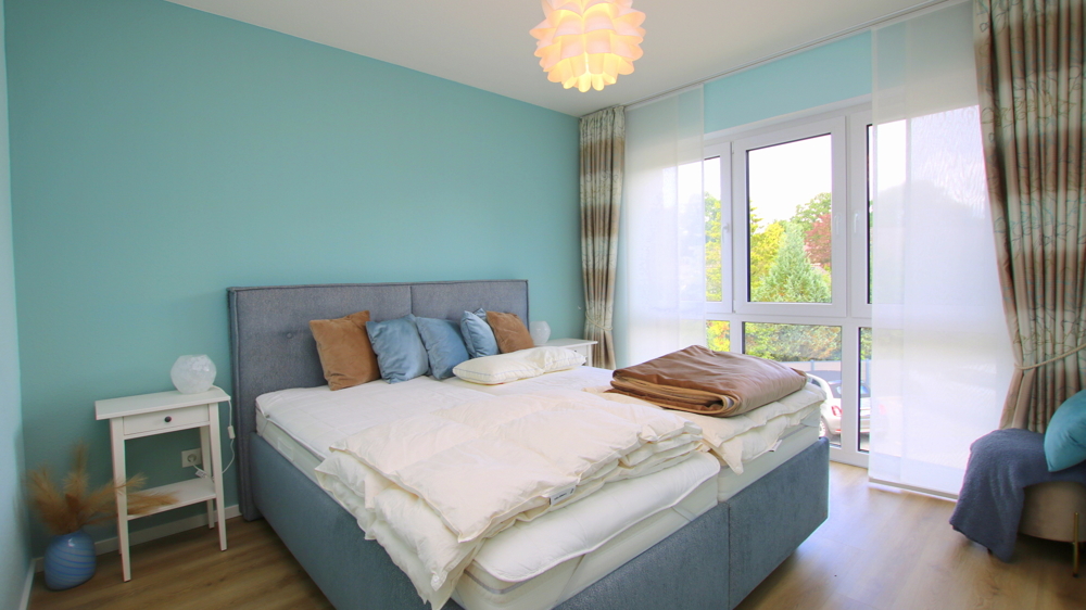 Absolut neuwertige OG-Wohnung (KfW-55) mit Balkon und weiteren Extras in ruhiger Lage von Bad Zw'ahn