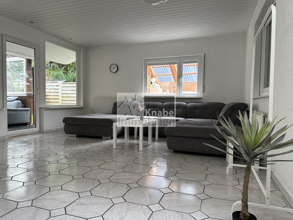 Top Rendite & Perspektive! Modernisiert, vermietet, Bauland inklusive!