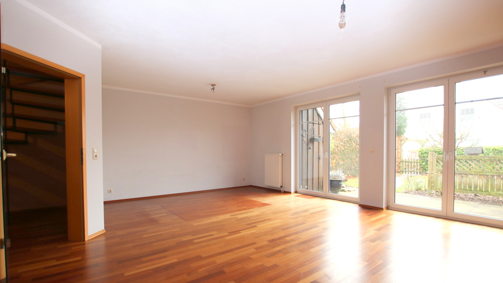 Reihenmittelhaus mit Terrasse und Carportstellplatz in Bad Zwischenahn