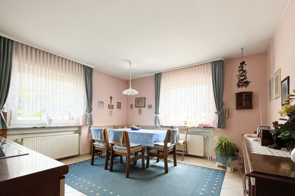 ***Das ist Ihre Chance - sonniges 2-FH mit weiterem Ausbaupotential auf großzügigem Grundstück***