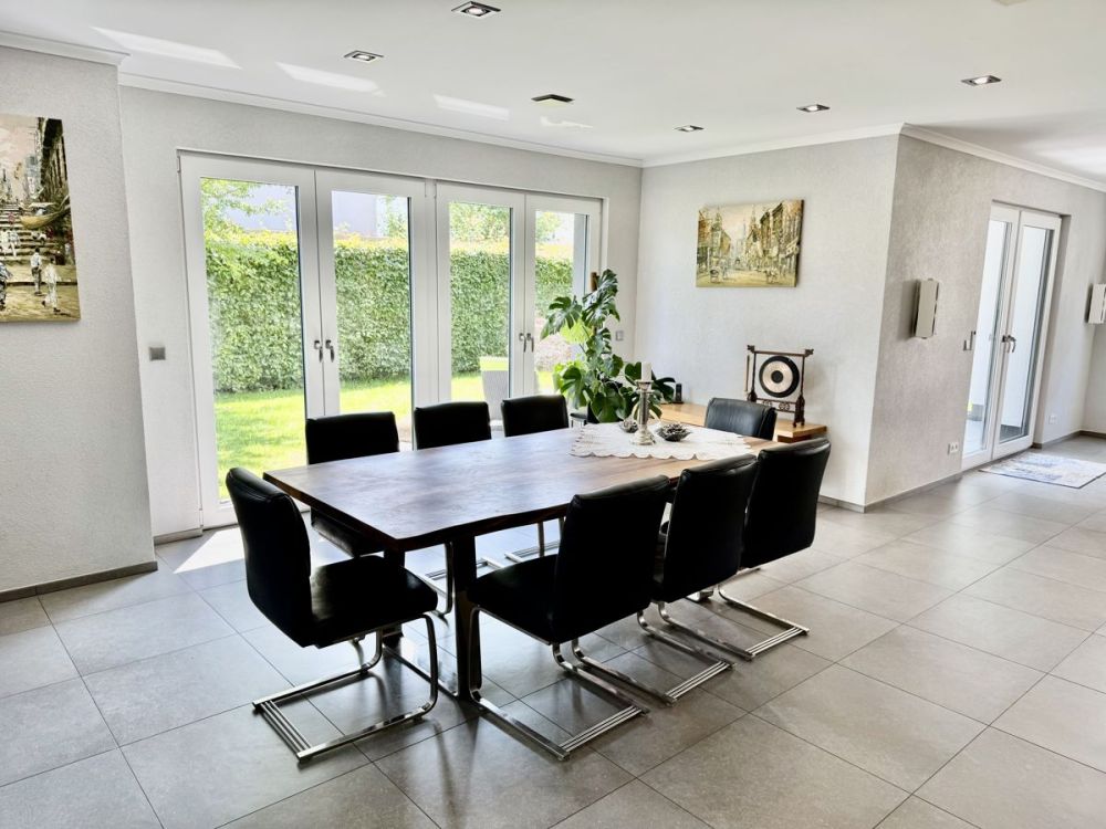 Exklusives Einfamilienhaus in erstklassiger Lage – 
stilvolles Wohnen auf höchstem Niveau