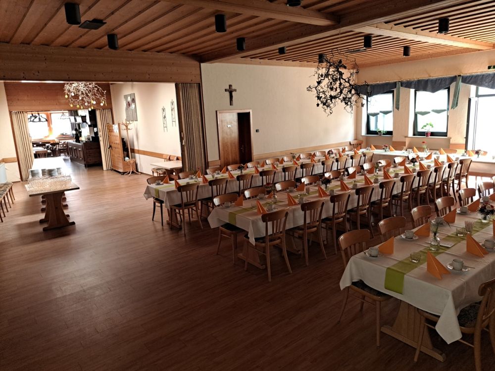 Alteingesessener Gasthof mit Mehrfamilienhaus in schöner Lage zwischen Erbendorf und Weiden