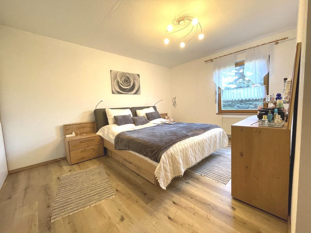 ZWEIFAMILIENHAUS + SOUTERRAIN IN DÖSINGEN