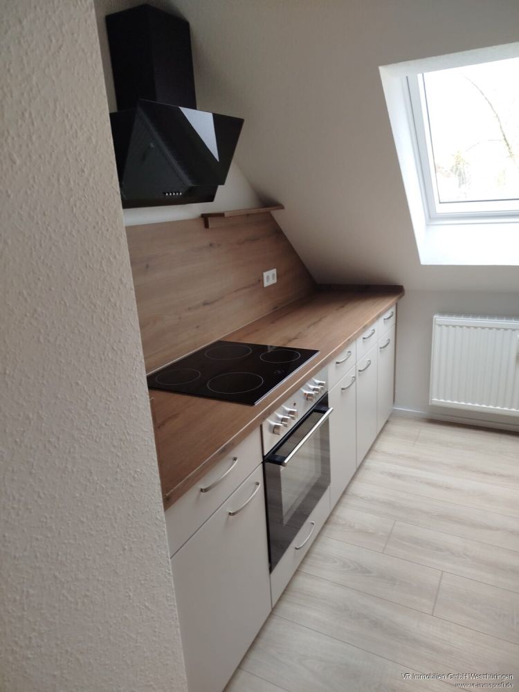 Schicke Dachgeschoss- Zweiraumwohnung in ruhiger Lage