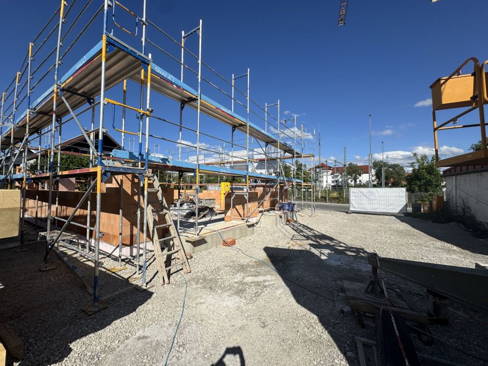 Außergewöhnlich große Doppelhaushälfte