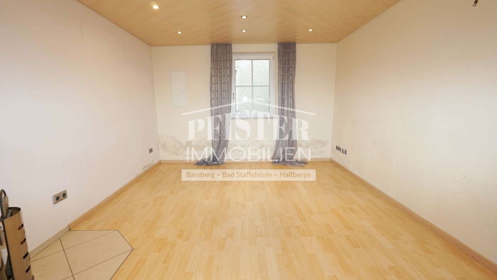 Zweifamilienhaus + Einliegerwohnung in zentraler Lage von Hallstadt