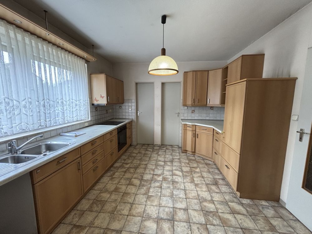 Geräumiges Familienhaus mit großem Garten - mit etwas Liebe zum Traumzuhause