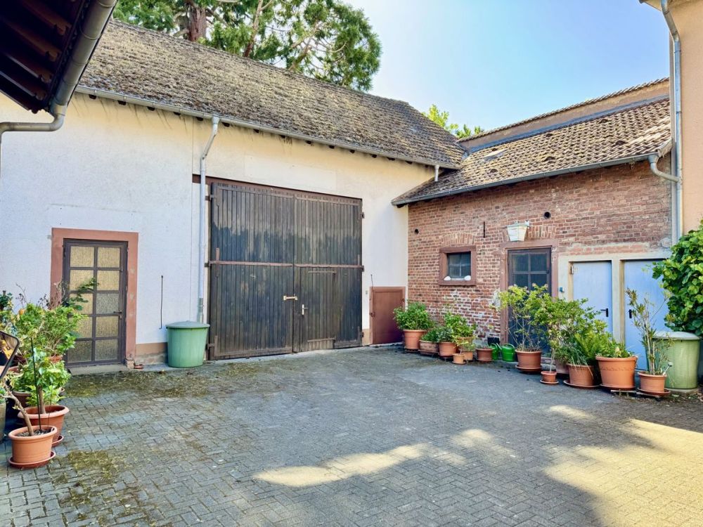 Historisches Juwel mit Scheune und Innenhof – 
eine Rarität im Herzen von Oberursel