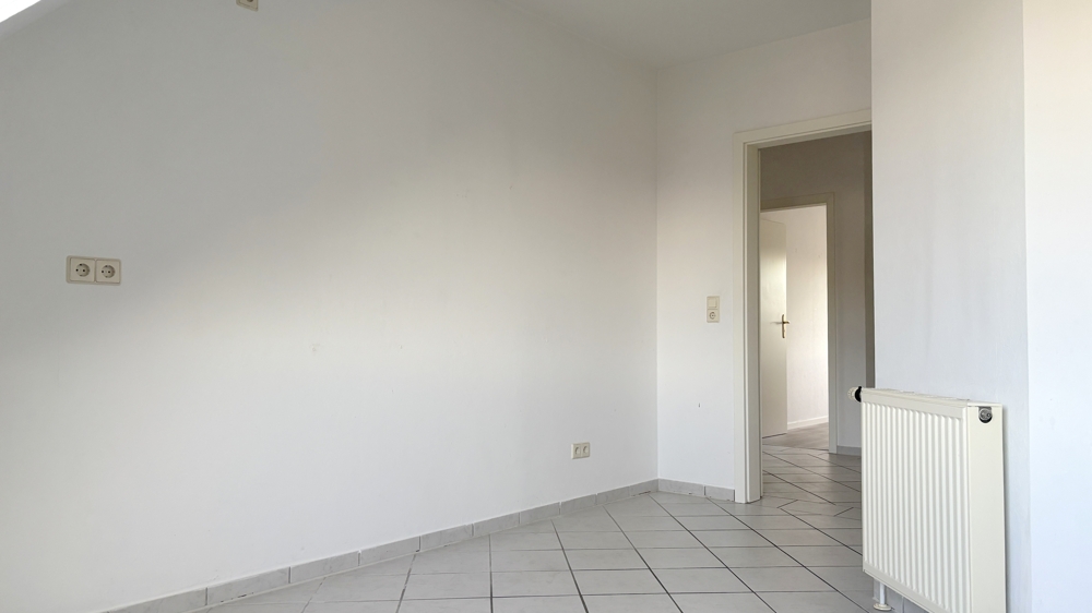 Freiwerdende 4 ZKB-Eigentumswohnung (1.OG u. DG) mit Südwestbalkon u. Carport in Bad Zwischenahn