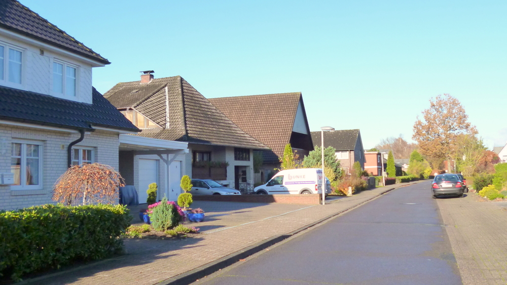 Freiwerdende 4 ZKB-Eigentumswohnung (1.OG u. DG) mit Südwestbalkon u. Carport in Bad Zwischenahn
