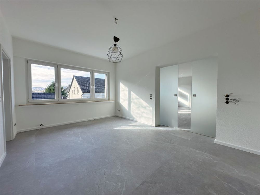 / NEU - Büro- oder Praxisfläche mitten in Neheim!