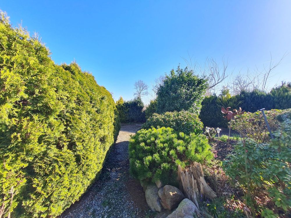 Kernsaniertes, gepflegtes Einfamilienhaus unweit der B200 und dennoch in ruhiger Lage