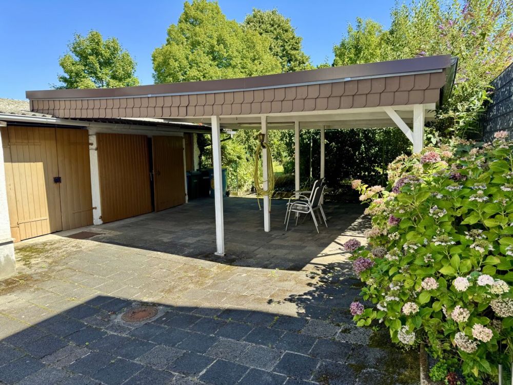 Ein- bis Zweifamilienhaus + Bauplatz