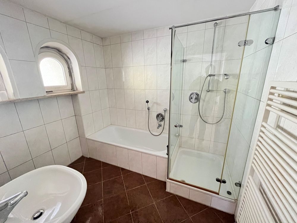 EINZIGARTIGE RARITÄT IN ZENTRALER LAGE!!!  1-2-Familienhaus in Immenstadt