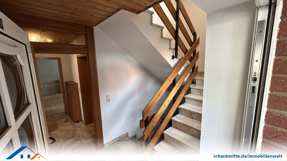 Charmante Doppelhaushälfte mit Potenzial – ruhiges Wohnen auf 3 Ebenen