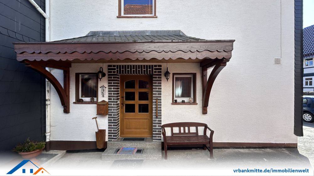 Charmantes Wohnhaus mit großzügigem Grundstück und vielseitiger Scheune