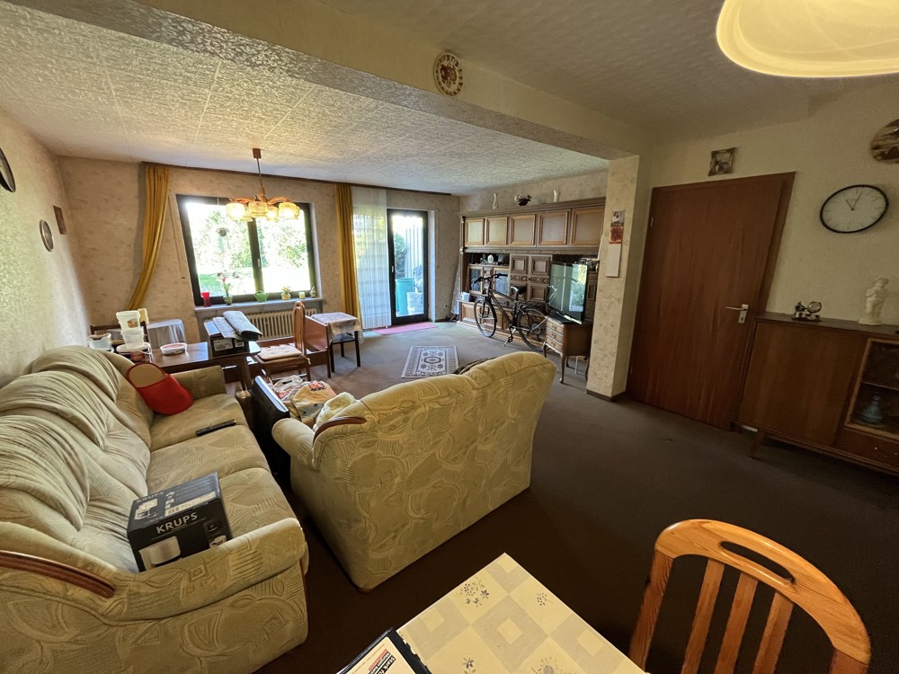 Platz für Ihre Ideen: Familienfreundliches Reihenhaus mit Garten & Garage - 97422 Schweinfurt