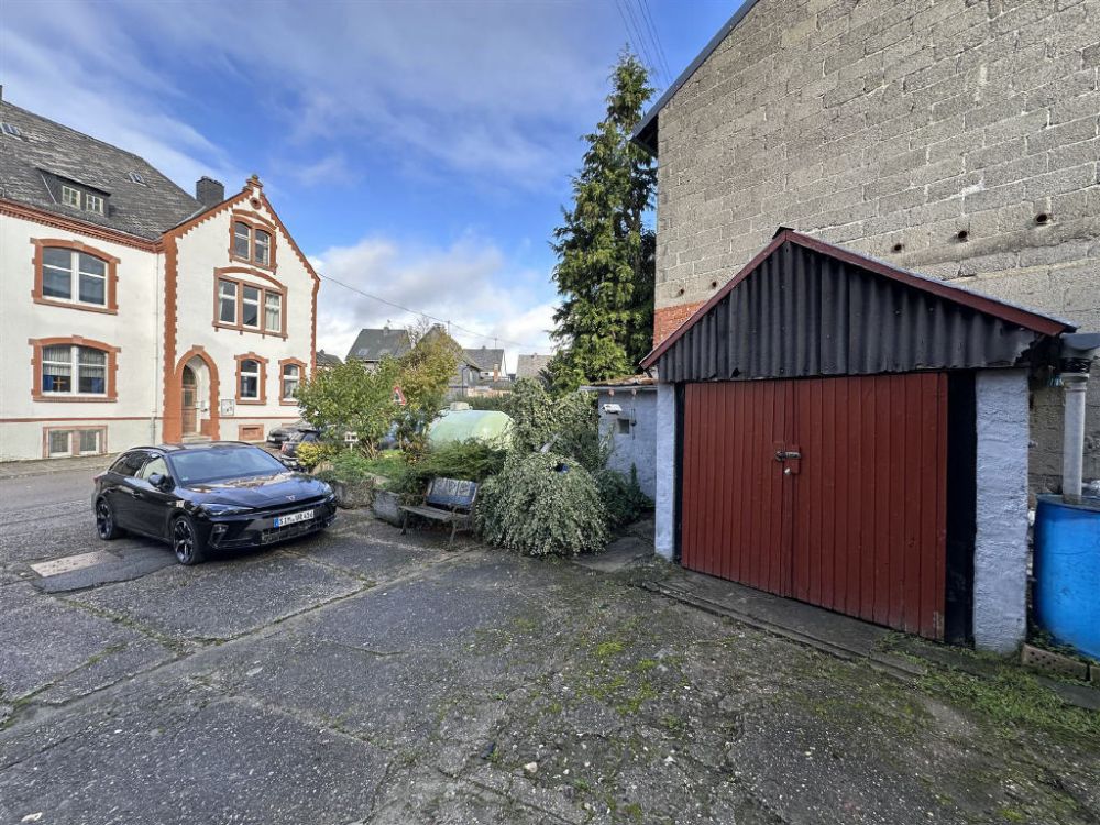 Einfamilienhaus mit Scheune und schönem Garten!