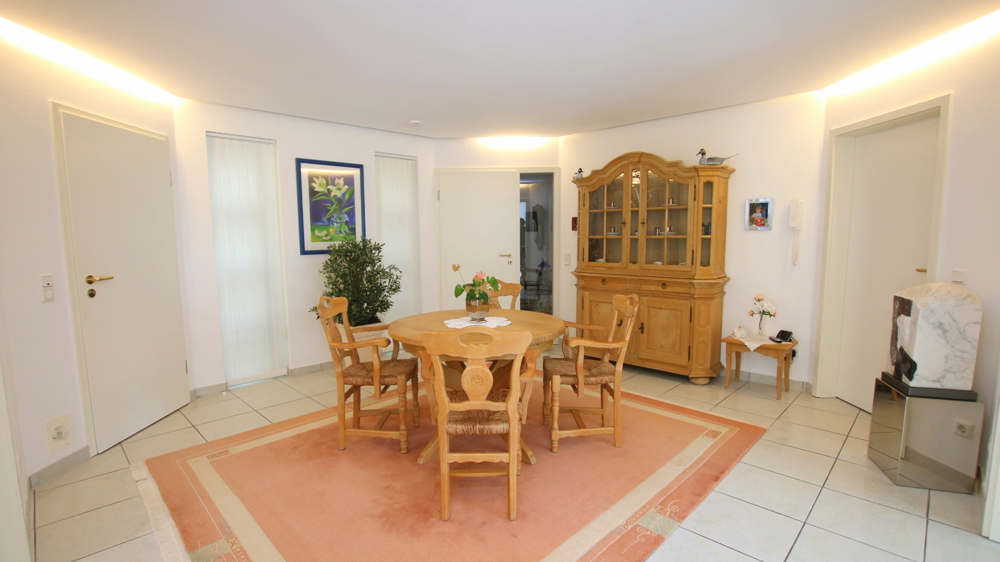 Exklusive 3-Zimmer-Wohnung mit 2 Balkonen und TG-Stellplatz in unmittelbarer Nähe zum Zw'ahner Meer