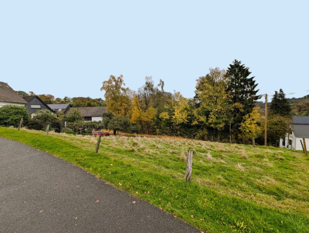 Ländliches Baugrundstück in ruhiger Wohnlage nahe des Kürtener Zentrums