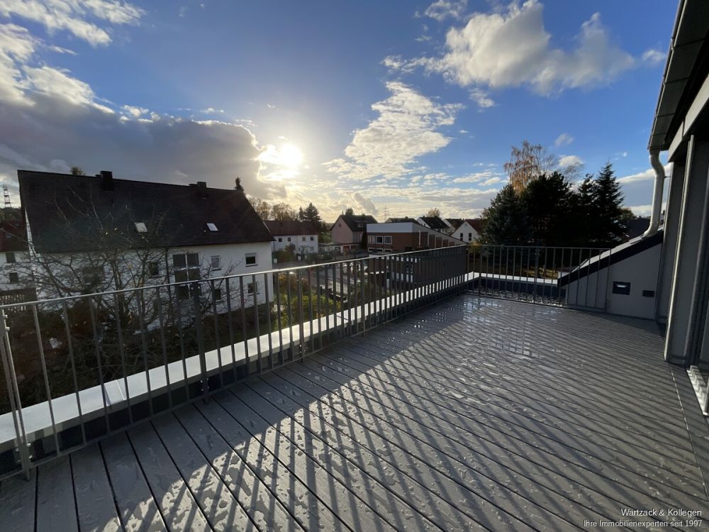 Neubau-Erstbezug: 
Wunderschöne, helle Dachterrassenwohnung 
in Schwabach-Penzendorf