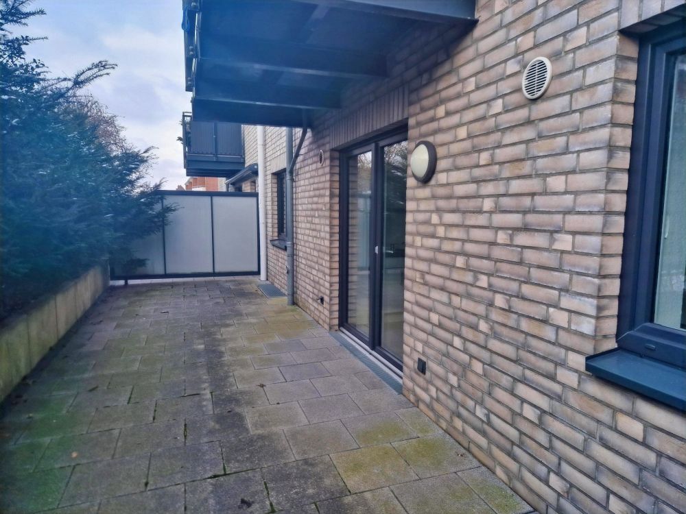 Großzügige Terrasse zum Entspannen